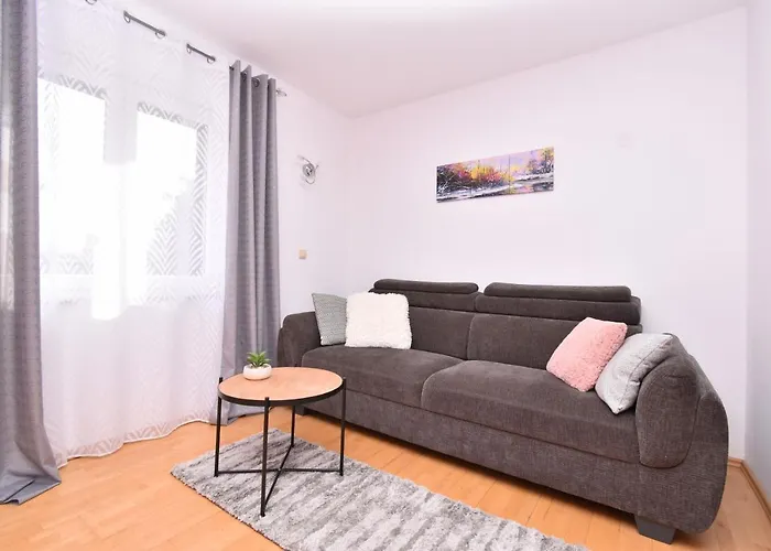 Sunny Garden Sibenik, Cozy Apartment Near Old Town
